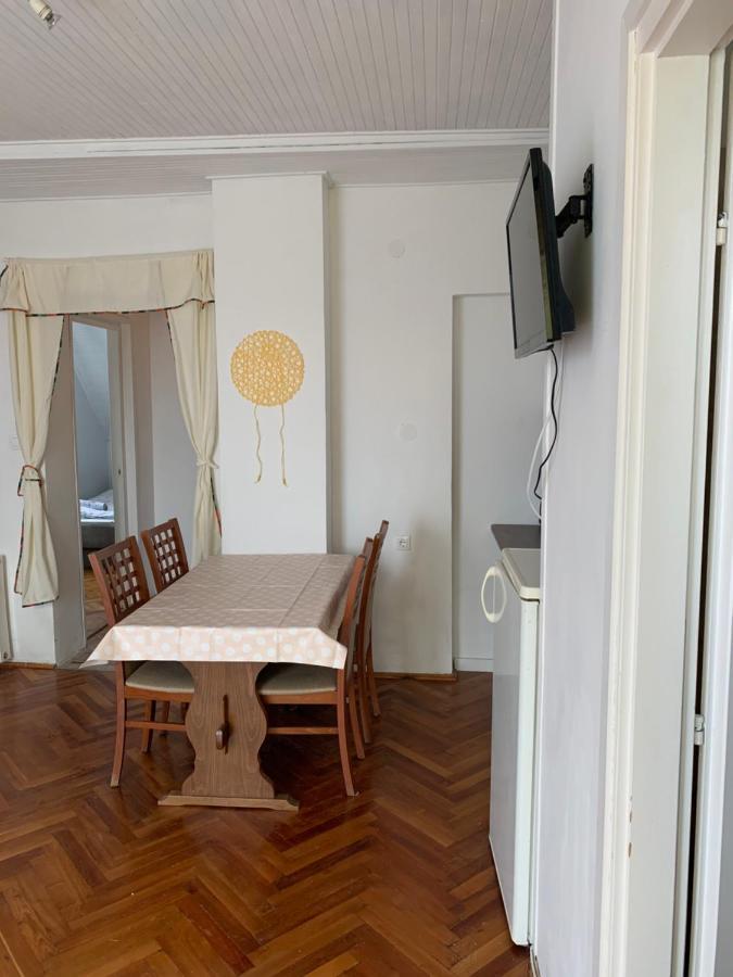 Kriszta Apartmanhaz Apartment Balatonlelle Exterior photo